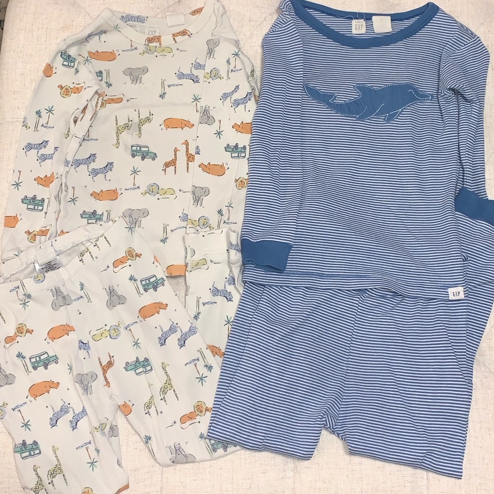 ❗️SOLD❗️Two Sets Gap PJS